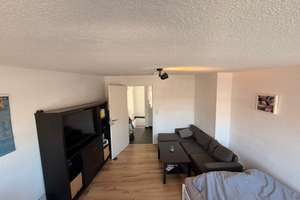 Helle 3-Zimmer-Wohnung in Braunschweiger Innenstadt (WG-geeignet!) – Stobenstraße 13, 38100 Innenstadt, Braunschweig – Vorschaubild 3