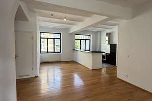 Exklusives Wohnen am Feuersee I Stilvolle 4-Zimmer-Wohnung mit Kamin, großem Balkon & Direktaufzug – Die vollständige Adresse der Immobilie erhältst du vom Anbieter., 70176 Feuersee, Stuttgart – Vorschaubild 3