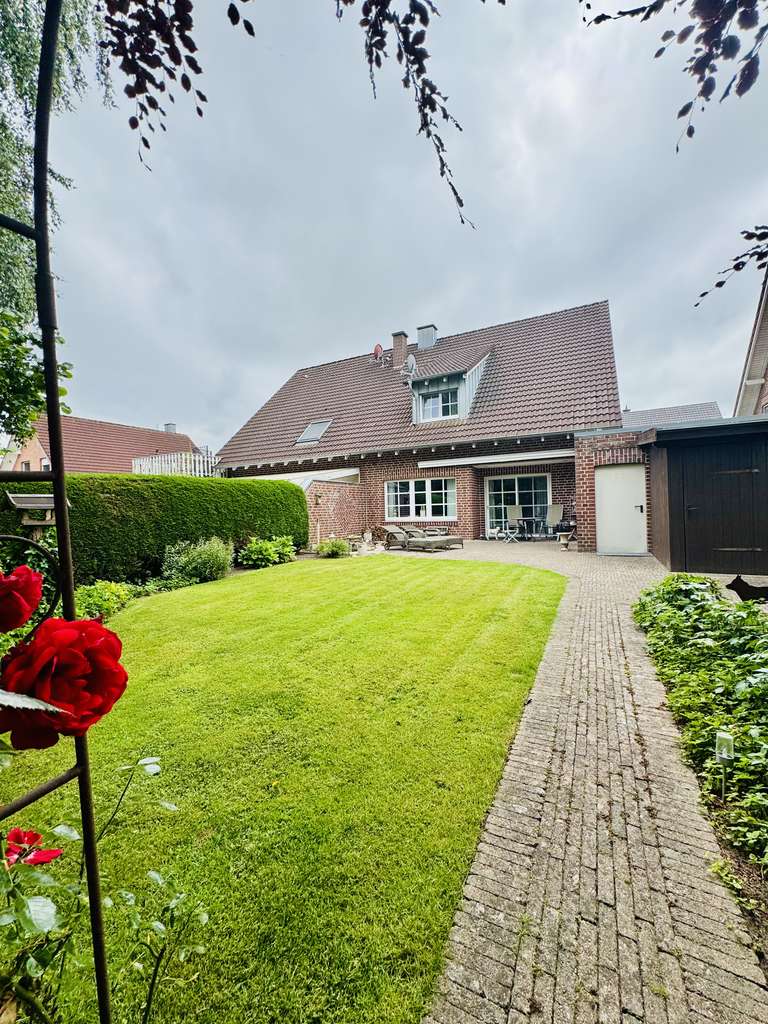 Immobilie in Raesfeld - ***Grundsolides Doppelhaus mit Garage & Carport***Raesfeld*** - Bild 1