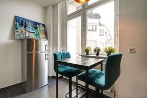 MÖBLIERT - URBAN LIVING - Tolle Altbauwohnung nahe Marienplatz – Die vollständige Adresse der Immobilie erhältst du vom Anbieter., 70180 Lehen, Stuttgart – Vorschaubild 8
