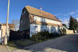 Mehrgenerationenhaus mit großem Grundstück zu verkaufen! *Pool* *Garage* *Einliegerwohnung* – Die vollständige Adresse der Immobilie erhältst du vom Anbieter., 1612 Nünchritz – Vorschaubild 9