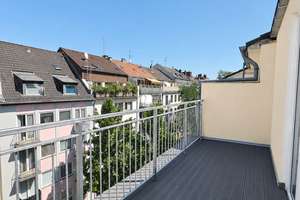 Sonnige Dachterrasse und Cityblick – Ihr hochwertig saniertes Zuhause in Düsseldorf – Die vollständige Adresse der Immobilie erhältst du vom Anbieter., 40211 Stadtmitte, Düsseldorf – Vorschaubild 11