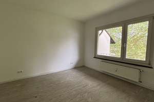Helle 3,5-Zimmer-Wohnung mit Balkon. 1 Monat kaltmietfrei! – Keplerstraße 86, 45147 Holsterhausen, Essen – Vorschaubild 2
