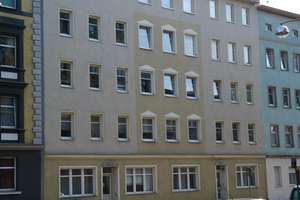 Helle Wohnung mit Dachterrasse, EBK und Stellplatz