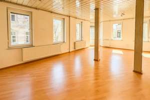 Bezugsfreie 4-Zimmer-Wohnung mit Balkon und zwei Bädern im Herzen von Fürth – Die vollständige Adresse der Immobilie erhältst du vom Anbieter., 90762 Altstadt, Innenstadt, Fürth – Vorschaubild 1