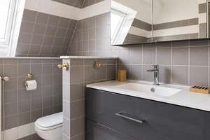 Sonniges Dachgeschoss mit großer Terrasse, Kamin & ruhige, zentrale Lage – Blumenthalstrasse 13, 12103 Tempelhof, Berlin – Vorschaubild 12