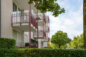 Renovierungsbedürftige 2-Zimmer-Wohnung mit sonniger Süd-Loggia – Die vollständige Adresse der Immobilie erhältst du vom Anbieter., 81673 Josephsburg, München – Vorschaubild 2
