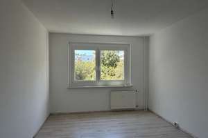 Charmante Wohnung für die kleine Familie - mit Balkon und Wannenbad! – Naumburger Ring 24, 12627 Hellersdorf, Berlin – Vorschaubild 3
