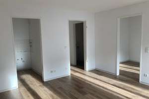 Moderne, frisch sanierte 2-R.-Whg mit Balkon & Abstellfläche