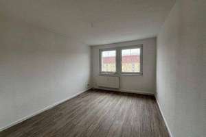Super WG-Wohnung für 3 Personen....helle, moderne 4 - Zimmer-Wohnung mit Einbauküche sofort einzugsf – Eckersbacher Höhe 81, 8066 Eckersbacher Höhe (E1-E4), Zwickau – Vorschaubild 8