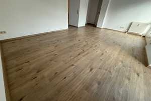 Aufzug - Südbalkon - modernes Laminat - EBK - Tiefgaragenstellplatz!! – Fichtestraße 53, 9126 Chemnitz – Vorschaubild 7