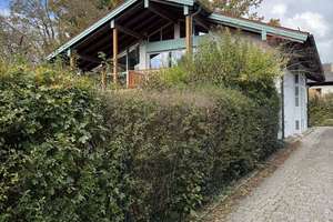 RESERVIERT! - Individuelle Villa mit Einliegerwohnung und traumhaften Garten in ruhiger Lage – Von-Scheffel-Straße 4, 83209 Prien am Chiemsee – Vorschaubild 2