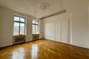 Großzügige Altbauwohnung mit modernem Komfort: 6 Zimmer nahe der Wiesbadener Fußgängerzone – Die vollständige Adresse der Immobilie erhältst du vom Anbieter., 65185 Mitte, Wiesbaden – Vorschaubild 1