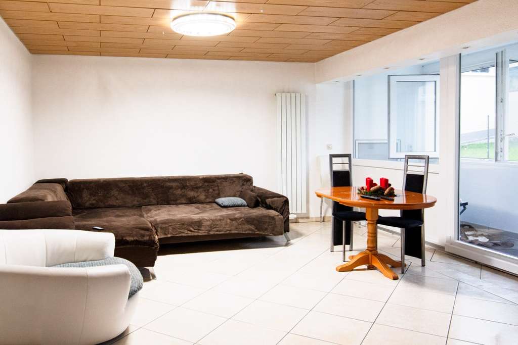 Immobilie in Rümmingen - Wohnen mit Komfort: 4-Zimmer-Wohnung mit hauseigenem Hallenbad  - Bild 0