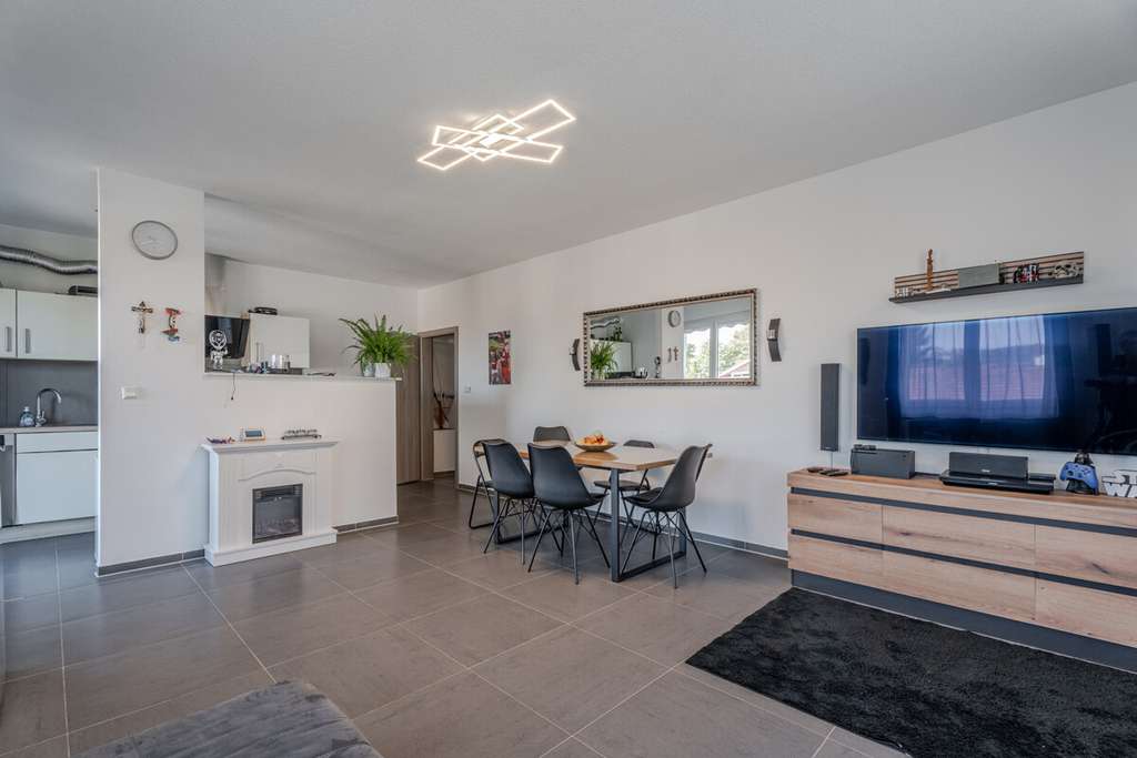 Immobilie in Rielasingen-Worblingen - 4-Zimmer-Wohnung mit Balkon | ca. 11.520 € Kaltmiete p.a. - Bild 4