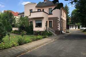 Sofort einziehen! Großzügiges Mehrfamilienhaus zentrumsnah zum Verkauf – Dresdner Platz 888, 4720 Mittelsachsen (Kreis) – Vorschaubild 1