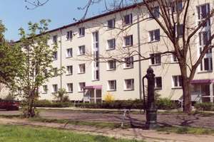 Gegenüber der kleinen FEZ-Schwimmhalle - Tapezierarbeiten erforderlich - Wir kommen Ihnen entgegen! – Treskowstraße 5, 12459 Oberschöneweide, Berlin – Vorschaubild 1