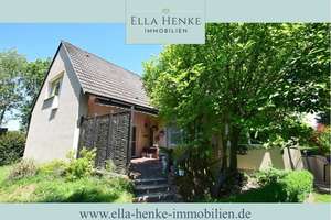 Südstadt: Gepflegtes, großes Haus mit 3 Wohnungen, Garten + Garage ...