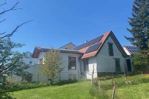 Familienhaus mit Einliegerwohnung  und Garage! Bezugsfrei! – Hofäckerweg 20 - 22, 71154 Nufringen – Vorschaubild 3