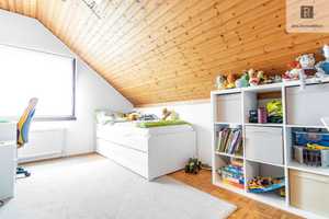 Energieeffizienzklasse B: Einfamilienhaus in St. Augustin mit Garten, Garage und zwei Stellplätzen – Rhein-Sieg-Kreis – Vorschaubild 9