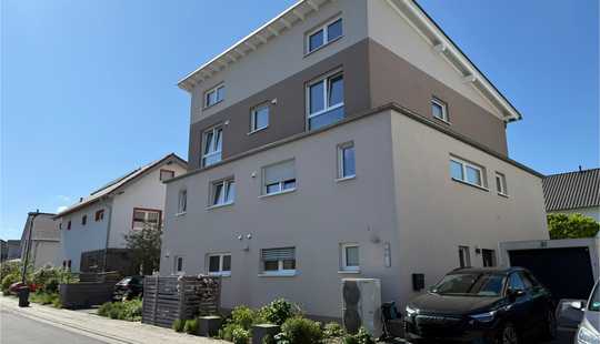 Bild von VON PRIVAT Modernes Zweifamilienhaus mit Staffelgeschoss – in Friedberg   Erstbezug 2017 