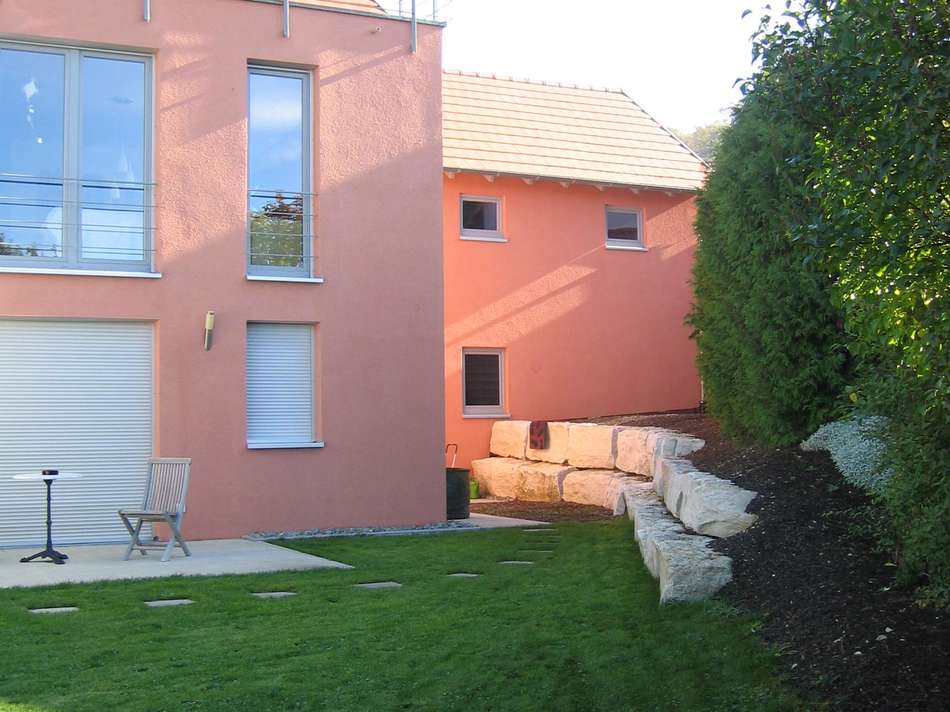 Gartenansicht Garagengebäude