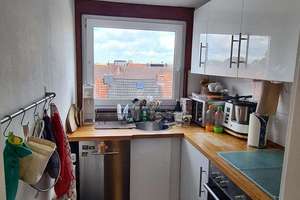 Provisionsfrei: Helle 3-Zimmer-Wohnung mit Balkon ins Grüne