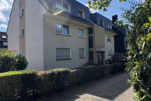 schöne, helle Etagenwohnung mit Balkon und Einstellplatz zu verkaufen