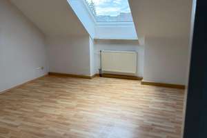 3-ZKB Dachgeschosswohnung mit Garage in Mannheim-Rheinau – gute Anbindung, WG geeignet – Die vollständige Adresse der Immobilie erhältst du vom Anbieter., 68219 Rheinau, Mannheim – Vorschaubild 8