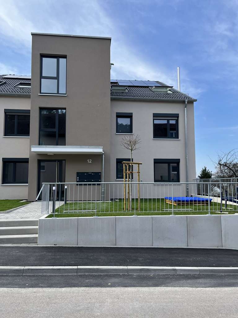 gehobene 4-Zimmer Wohnung: Einziehen-Ausruhen-Leben genießen in Schorndorf