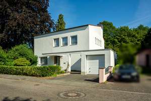 Einfamilienhaus im Bauhaus-Stil auf 963 m² Traumgrundstück – Köln-Brück