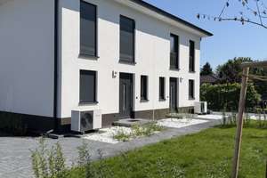 Ihr Traumhaus wartet: Exklusive Neubau-Doppelhaushälfte – luxuriös & sofort bezugsfertig – Die vollständige Adresse der Immobilie erhältst du vom Anbieter., 15827 Blankenfelde-Mahlow – Vorschaubild 2