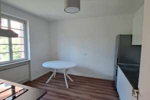 Wohnen auf Zeit: Möblierte 2-Zimmer-Wohnung (60 m²) in KA-Weiherfeld (Befristet 6–12 Monate  – Belchenstraße 4, 76199 Weiherfeld-Dammerstock, Karlsruhe – Vorschaubild 2