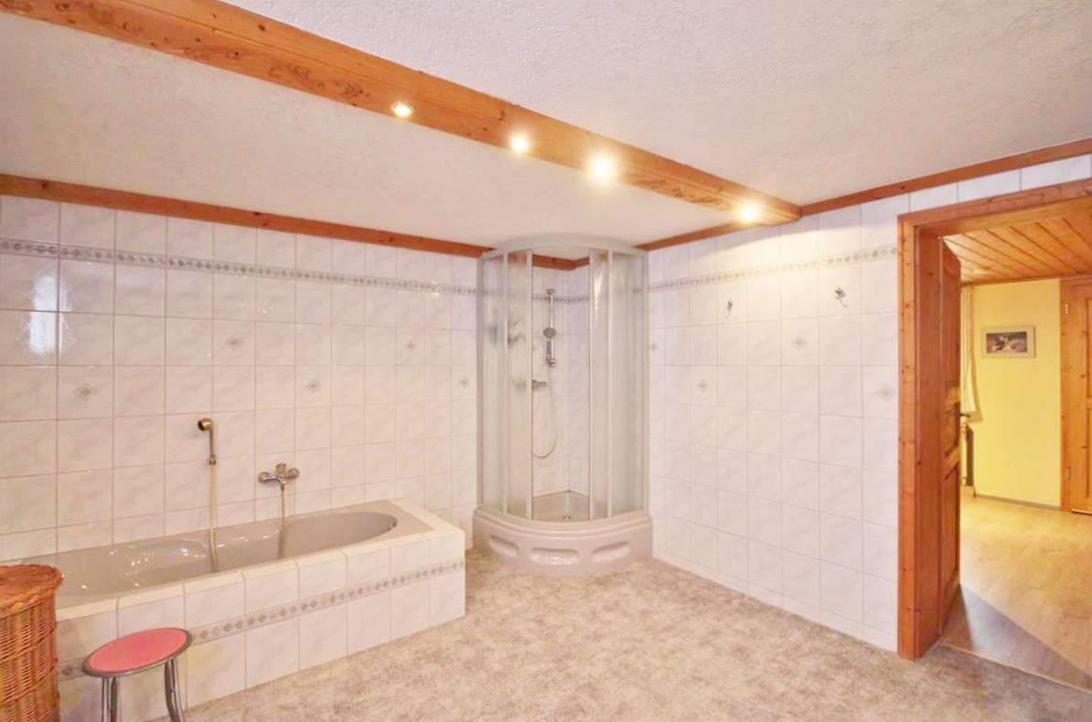 Immobilie in Hinterschmiding - "Für Menschen, die das Besondere lieben"
Liebevolles Unikat mit 2 Garagen, großzügigem Grundstück u - Bild 21