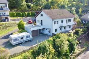 **Schönes Einfamilienhaus mit ELW und Doppelgarage in toller Lage von Siegen / Gosenbach** – Die vollständige Adresse der Immobilie erhältst du vom Anbieter., 57080 Gosenbach, Siegen – Vorschaubild 2