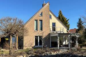 Ludwigsfelde: Charmantes Einfamilienhaus auf großem Grundstück mit Terrasse und Garten – Die vollständige Adresse der Immobilie erhältst du vom Anbieter., 14974 Nördliche Innenstadt, Potsdam – Vorschaubild 1