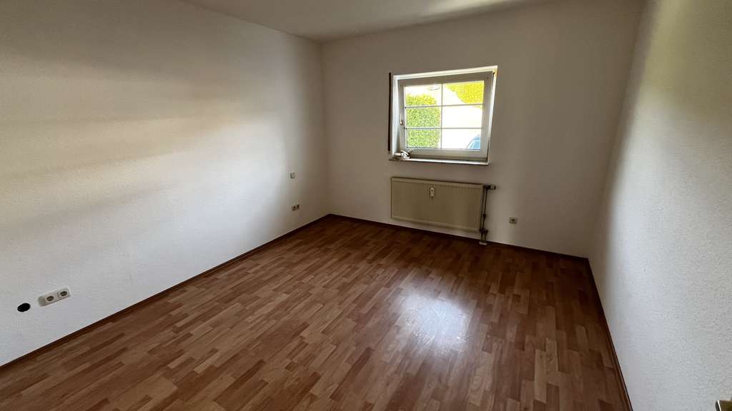 Immobilie in Grävenwiesbach - Renovierte 4-Zimmer-Wohnung mit Balkon und Garage in Grävenwiesbach - Bild 4