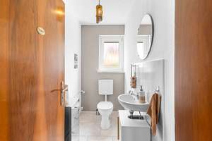 Eigennutz, Kapitalanlage oder beides kombiniert - Modernisiertes Zweifamilienhaus mit PV-Anlage! – Die vollständige Adresse der Immobilie erhältst du vom Anbieter., 93051 Kumpfmühl-Ziegetsdorf-Neuprüll, Regensburg – Vorschaubild 15