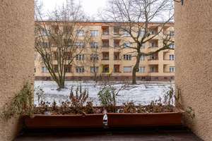Bezugsfreie 2,5-Zimmer-Wohnung mit Dielenboden und Loggia - ruhig gelegen nahe S-Bahnhof Pankow – Die vollständige Adresse der Immobilie erhältst du vom Anbieter., 13189 Pankow (Ortsteil), Berlin – Vorschaubild 9