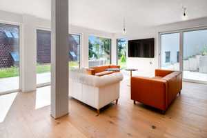 Eine sichere Entscheidung. Modernes Zweifamilienhaus, hochwertige Ausstattung, KfW55, Garten, Garage – Breisgau-Hochschwarzwald (Kreis) – Vorschaubild 8