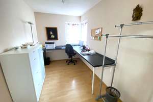 Einfamilienhaus mit EBK und Doppelgarage – Die vollständige Adresse der Immobilie erhältst du vom Anbieter., 89284 Pfaffenhofen an der Roth – Vorschaubild 4