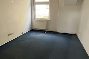 Vielseitige Gewerbeimmobilie mit Wohnanteil und großzügigem Hof auf 2.300 m² Grundstück. – Die vollständige Adresse der Immobilie erhältst du vom Anbieter., 4600 Altenburg – Vorschaubild 4