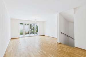 Hochwertiges KFW-55 Reihenmittelhaus in Regensburg mit Luxus-Küche, Fußbodenheizung und Garten! – Die vollständige Adresse der Immobilie erhältst du vom Anbieter., 93057 Konradsiedlung-Wutzlhofen, Regensburg – Vorschaubild 5