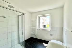 See - und Bergsicht
Großzügige 2,5 Zimmer-Wohnung in Windhag – Die vollständige Adresse der Immobilie erhältst du vom Anbieter., 88045 Friedrichshafen – Vorschaubild 6