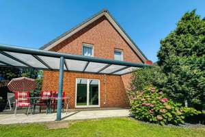 Modernes Familienzuhause unter Kastanien: Gartenidylle, Carport, Wärmepumpe, PV-Anlage – Die vollständige Adresse der Immobilie erhältst du vom Anbieter., 23569 Kücknitz, Lübeck – Vorschaubild 2