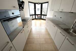 Premium-Apartment mit Bad, Küche, großem Sonnen-Balkon und TG-Stellplatz in zentraler & ruhiger Lage – Marbacher Straße 17, 40597 Düsseldorf – Vorschaubild 7