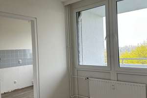 Renovierte 2 Zimmer Wohnung mit Loggia – Helsinkistraße 6, 24109 Mettenhof, Kiel – Vorschaubild 4