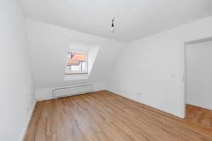 Charmante 3-Zimmer-Wohnung – modernisiert und zentrumsnah mit sehr guter Anbindung – Gertrudstr. 31, 90429 Eberhardshof, Nürnberg – Vorschaubild 2