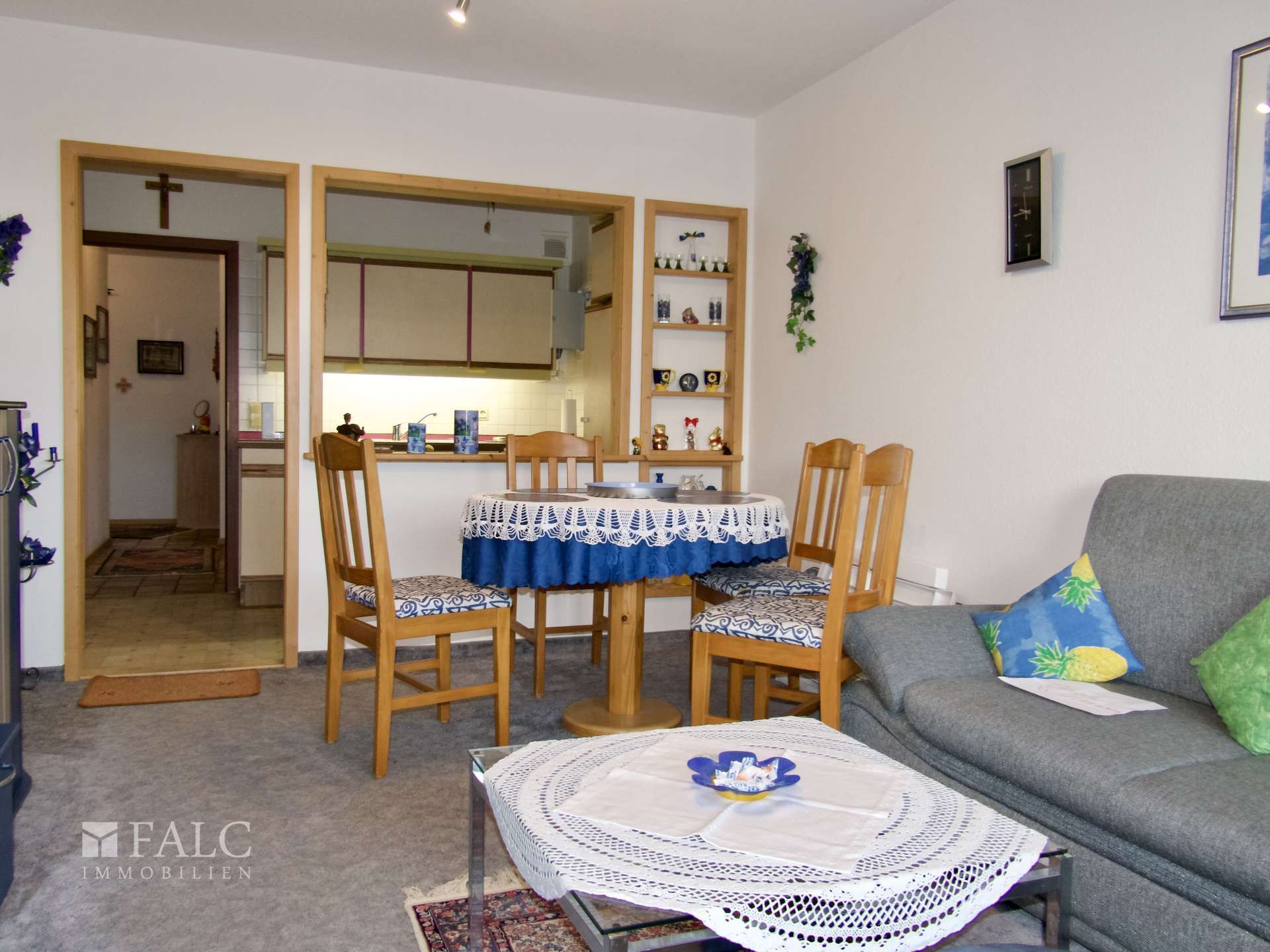 Immobilie in Riedenburg - Einfach Mehr: Gepflegte Nichtraucher-2-Zimmer-Wohnung, möbiliert, Aufzug, Süd-Loggia-Balkon. TG. - Bild 8