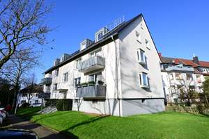 BO-Altenbochum: Sehr gepflegte 3,5-Zi. mit ausgebautem Spitzboden & Garage in ruhiger Lage